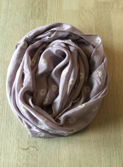 tørklæde i marguerit mønster rosa
